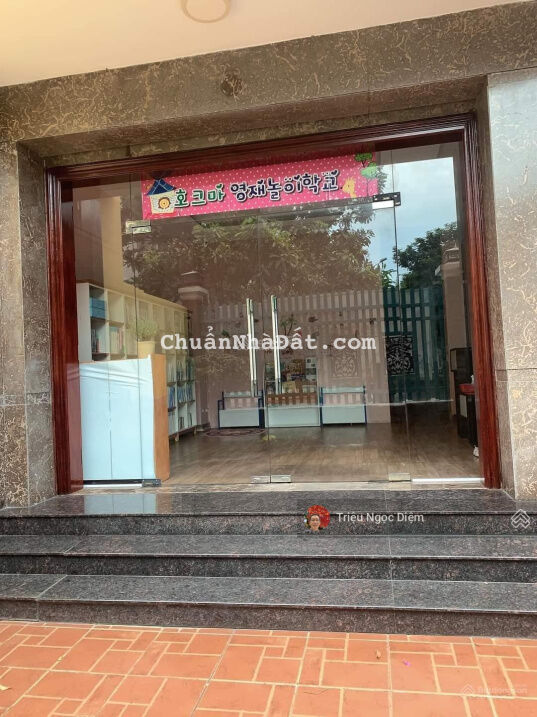 Bán Biệt thự An phú . Quận 2 . Cho thuê thu nhập cao 2 tỷ 1 năm .