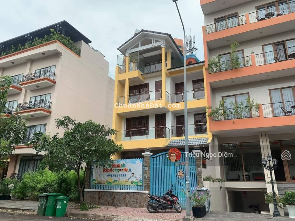 Bán Biệt thự An phú . Quận 2 . Cho thuê thu nhập cao 2 tỷ 1 năm .