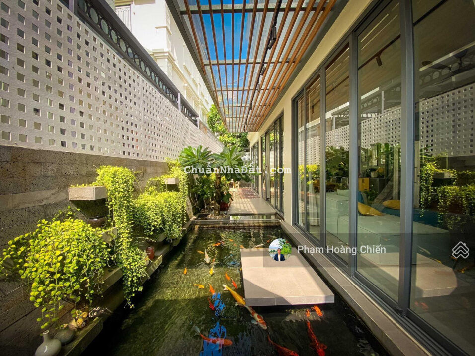 Bán gấp nhà phố góc cạnh sông Lakeview City Q. 2 DT 9.9x20m 1T 3lầu full có thang máy giá 25.9 tỷ Bán gấp nhà phố góc cạnh sông Lakeview City Q. 2 DT 9.9x20m 1T 3lầu full có thang máy giá 25.9 tỷ