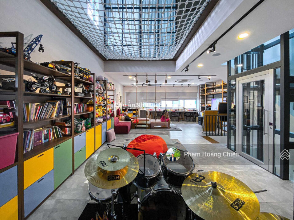 Bán gấp nhà phố góc cạnh sông Lakeview City Q. 2 DT 9.9x20m 1T 3lầu full có thang máy giá 25.9 tỷ Bán gấp nhà phố góc cạnh sông Lakeview City Q. 2 DT 9.9x20m 1T 3lầu full có thang máy giá 25.9 tỷ