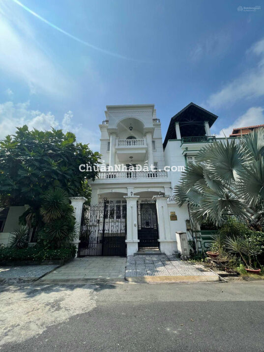 Chính chủ gửi bán căn biệt thự 121/44 Nguyễn Văn Hưởng Q2 DT 10x20.5 chỉ 45 tỷ Luyến 0909039799