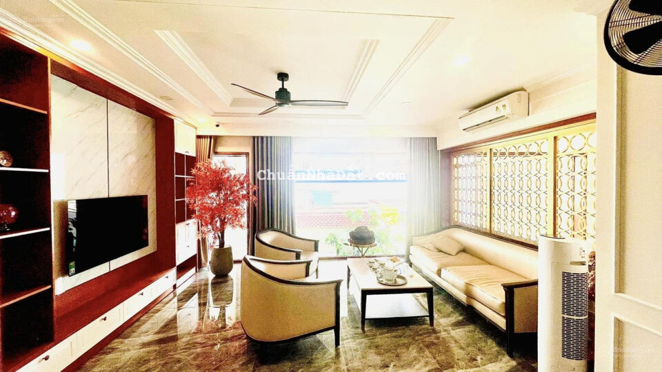 Bán biệt thự cao cấp sang trọng - DTCN 200m2 tặng full nội thất cao cấp, DTCN 190m2,MT hẻm.HTP,Q7