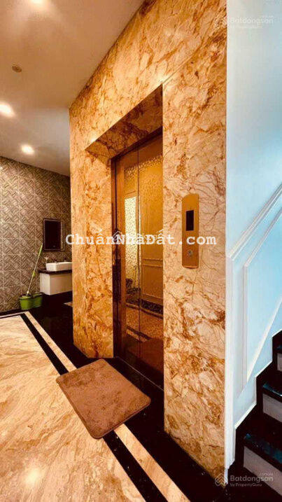 Bán biệt thự cao cấp sang trọng - DTCN 200m2 tặng full nội thất cao cấp, DTCN 190m2,MT hẻm.HTP,Q7