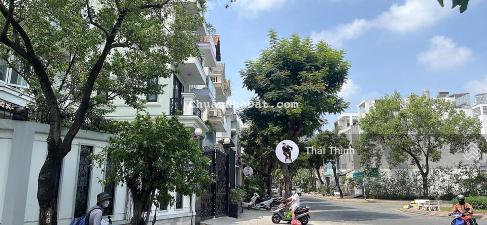 Biệt thự 2 MT quận 7 Tân Phong - ngang 10m - 194m2 - 4 tầng - 39 tỷ -Siêu đẹp đẳng cấp nhất khu vực