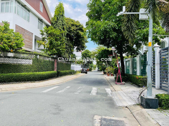 Vay bank trả lãi cao quá cần bán gấp BT KDC Phú Mỹ VPH Q7, DT 10.5x21m, XD trệt 3 lầu, 33.5 tỷ