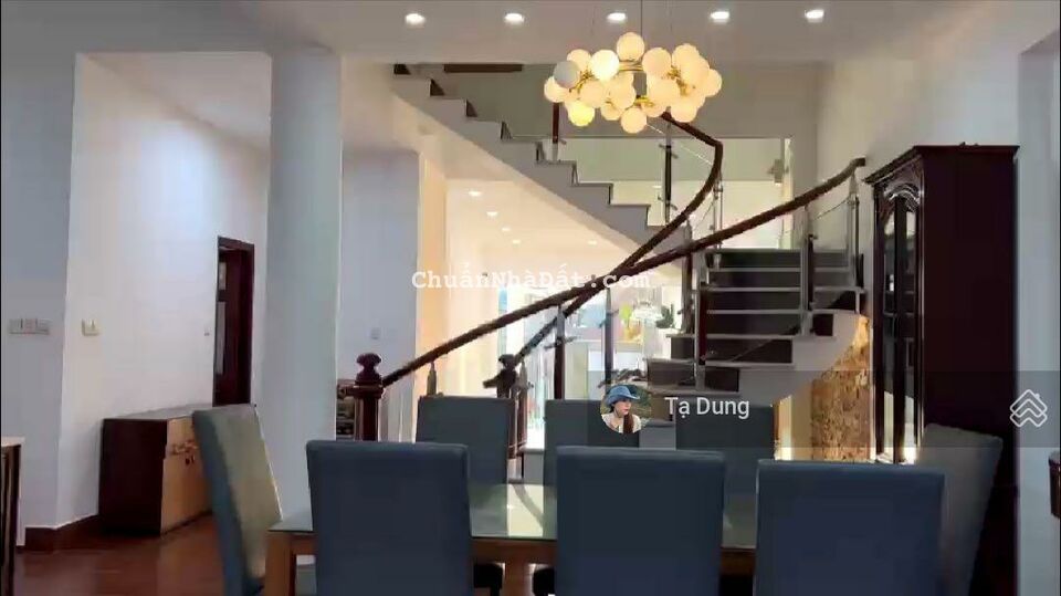 Bán biệt thự góc 2 mặt tiền - gần chợ Tân Mỹ Quận 7, ngang 8x30m, nhà 4 lầu, giá bán 17,5 tỷ