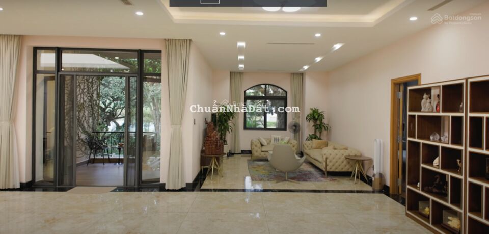 Bán gấp căn biệt thự siêu vip Chateau, Phú Mỹ Hưng, Hồ Bơi, sân tennis - vị trí cực đẹp