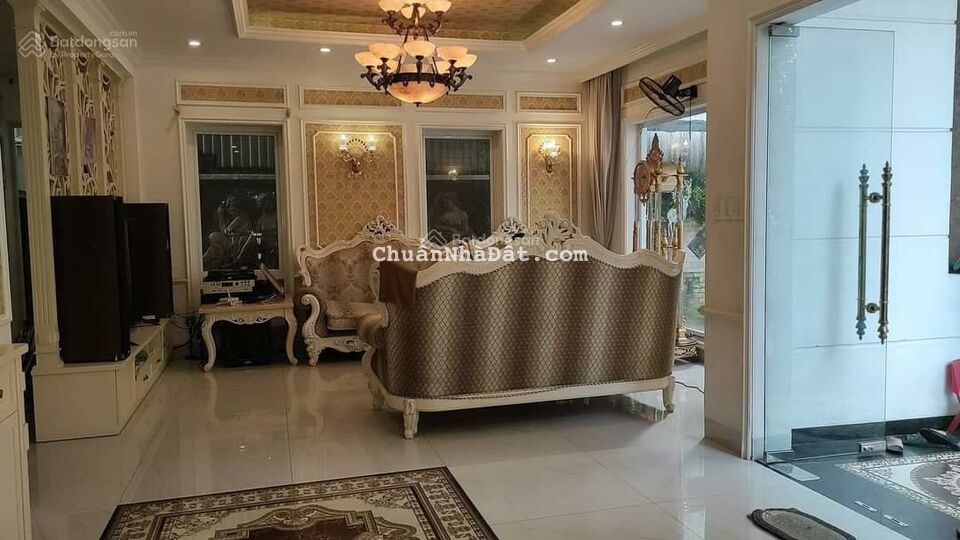 Bán nhà TC 5 Yên Xá - Thanh Trì, 61m2 x 5T, vỉa hè, oto tránh, tặng nội thất xịn, giá 12 tỷ Bán nhà TC 5 Yên Xá - Thanh Trì, 61m2 x 5T, vỉa hè, oto tránh, tặng nội thất xịn, giá 12 tỷ