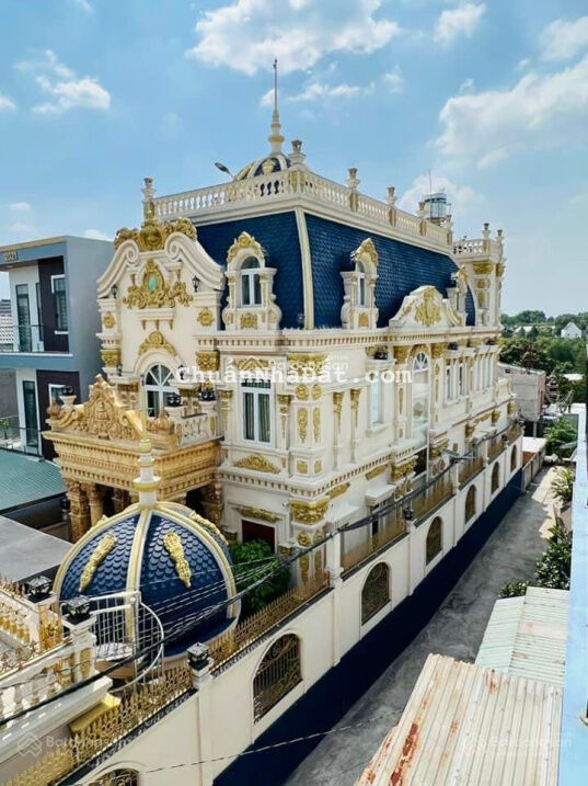 Bán biệt thự dát vàng tại trung tâm TP Thủ Dầu Một giá thương lượng mạnh Bán biệt thự dát vàng tại trung tâm TP Thủ Dầu Một giá thương lượng mạnh