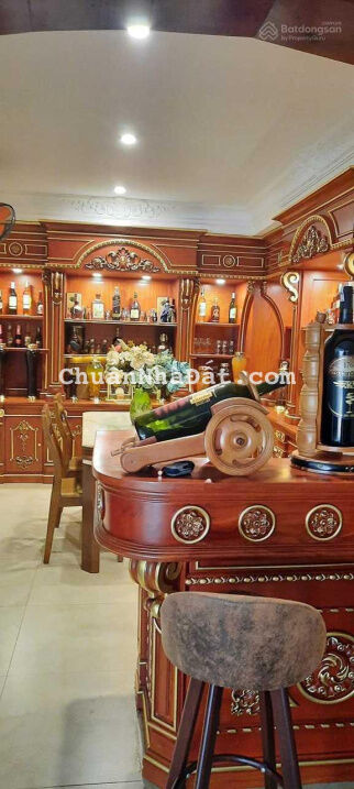 Bán biệt thự CM Tháng 8, 260m2, 5 tầng, 9.6 x 27m, P5, quận Tân Bình, giá 60.x tỷ