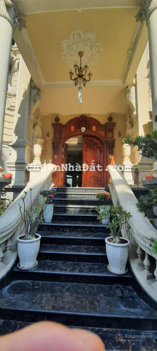 Bán biệt thự CM Tháng 8, 260m2, 5 tầng, 9.6 x 27m, P5, quận Tân Bình, giá 60.x tỷ