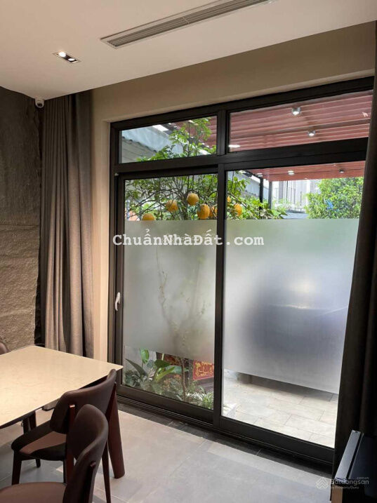 Bán gấp biệt thự vườn H10 Starlake Tây Hồ 44 tỷ 132m2 xây 4 tầng mới thang máy, giá rẻ nhất dự án