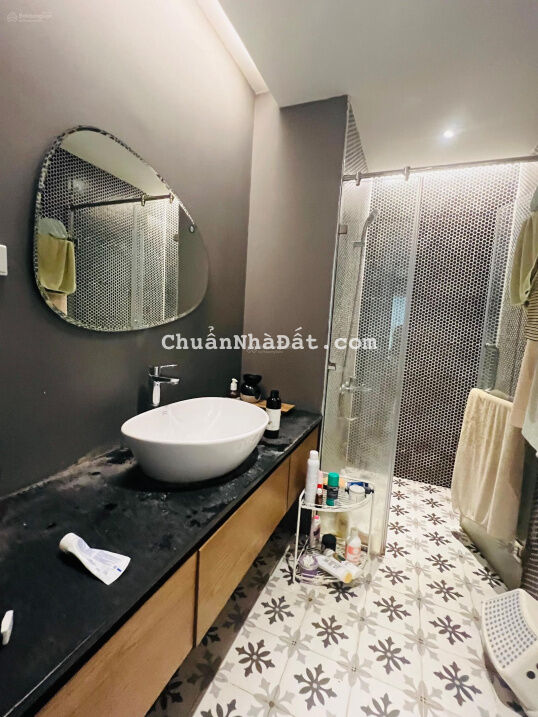 Bán gấp CHCC FLC TWin Tower Cầu Giấy - tầng cao view đẹp nhất toà - 100m2, 3 ngủ, 2vs, 5.3 tỷ có tl