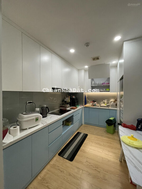 Bán chung cư Trung Kính, Quận Cầu Giấy, full nội ban công cực đẹp thoáng chỉ nhỉnh 3.55 tỷ Bán chung cư Trung Kính, Quận Cầu Giấy, full nội ban công cực đẹp thoáng chỉ nhỉnh 3.55 tỷ