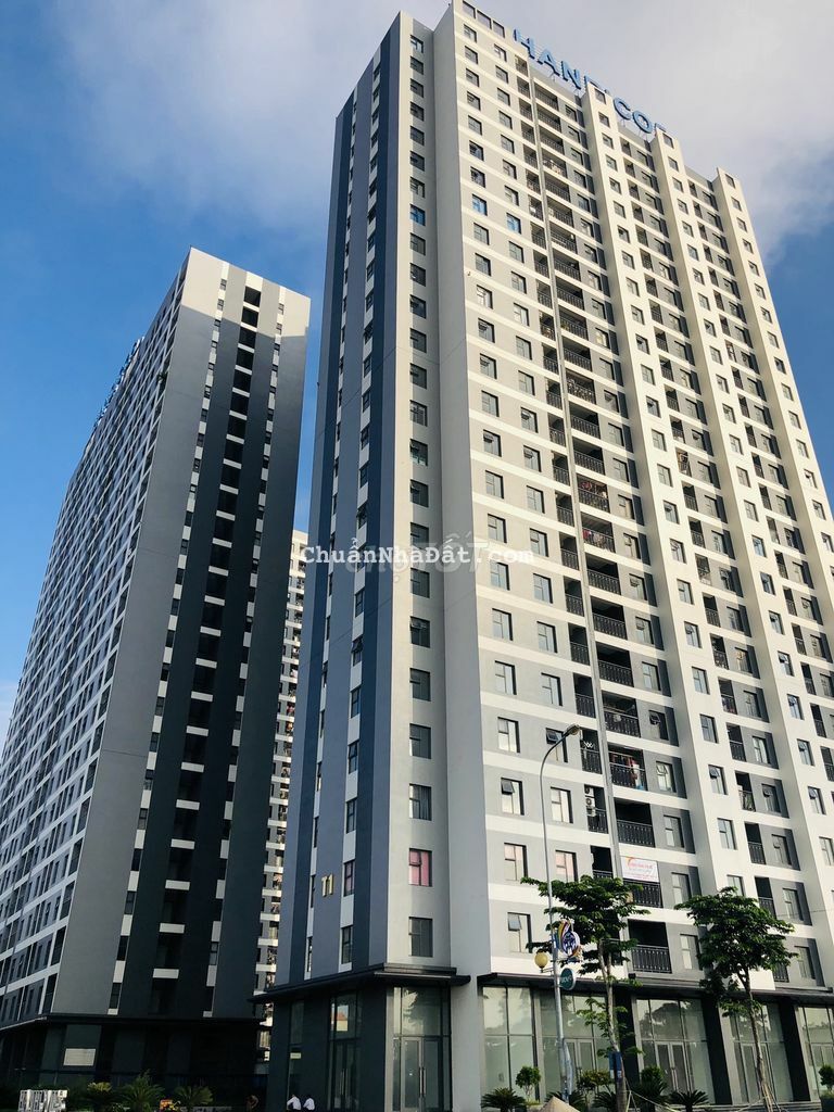 Bán gấp căn góc 73.4m2 tầng trung Giá 27.5tr/m2 bao phí. Bán gấp căn góc 73.4m2 tầng trung Giá 27.5tr/m2 bao phí.