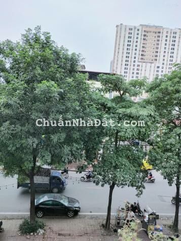 Bán gấp giá rẻ căn hộ dân trí cao, vị trí đẹp, hiếm mặt phố Kim Ngưu 30m trên 45m, tầng 2