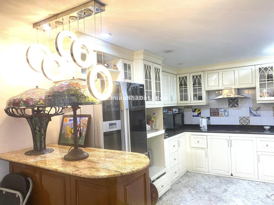 Tập thể Tràng Thi cực hiếm - 2 ngủ - sổ đỏ riêng biệt - sân để xe cực rộng nhà rất đẹp giá 3.5 tỷ Tập thể Tràng Thi cực hiếm - 2 ngủ - sổ đỏ riêng biệt - sân để xe cực rộng nhà rất đẹp giá 3.5 tỷ