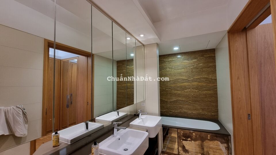 Bán căn 3pn 145 m2 tại chung cư Indochina Plaza Hà Nội (IPH)