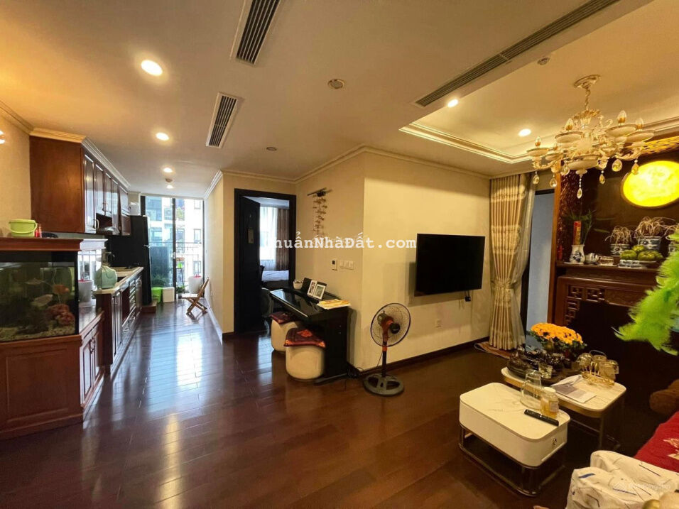 Bán căn hộ CC HC Golden City Bồ Đề, Long Biên 72m2, giá 3,15 tỷ full đồ, chung cư Vip, gần trường