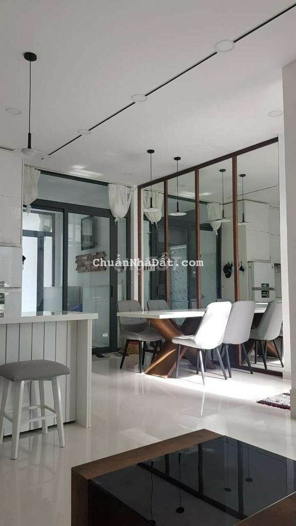 Bán căn hộ dịch vụ và Penthouse 3PN Thu nhập 80tr/ tháng Mặt tiền TTN8