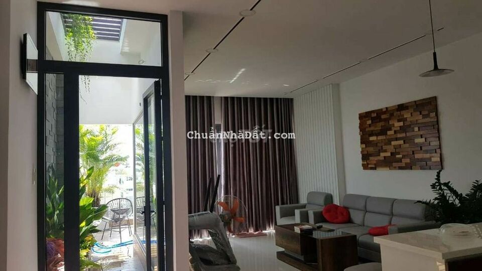 Bán căn hộ dịch vụ và Penthouse 3PN Thu nhập 80tr/ tháng Mặt tiền TTN8