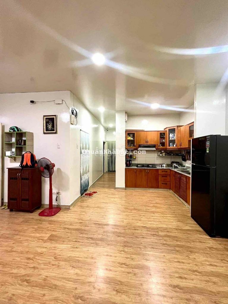 căn hộ 584 Luỹ Bán Bích, 80m2, 2pn, wc khép kín, giáp Tân Bình