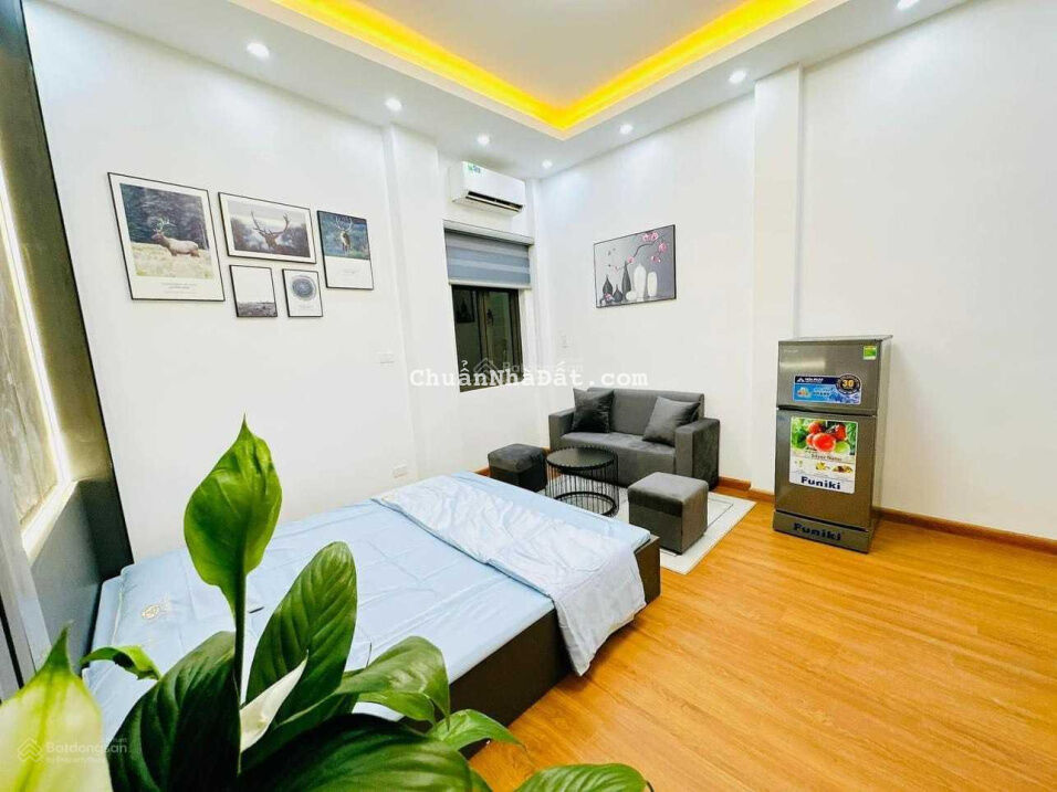 Bán chung cư mini Võng Thị, vài bước ra Hồ Tây, 40m2 x 7 tầng, MT 12.3m, ô tô đỗ cửa, lô góc