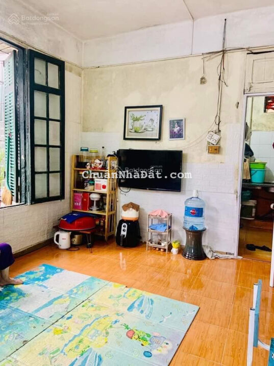 Tập thể vip Kim Liên lô góc - 2 mặt thoáng - ô tô đỗ cầu thang - giá 1.9 tỷ