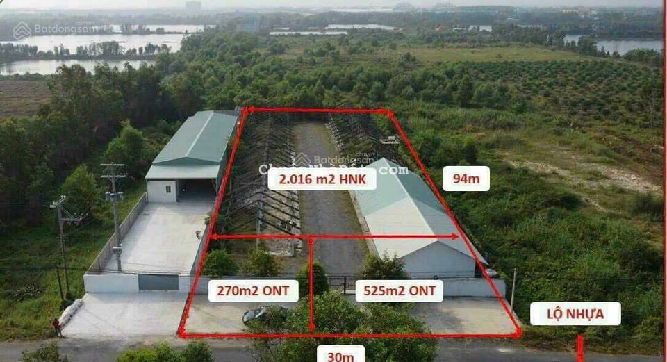 Mặt tiền nhựa đất đã sang lắp sẵn tường rào bao quanh có kho nhỏ điện nước sẵn giá rẻ nhất khu vực