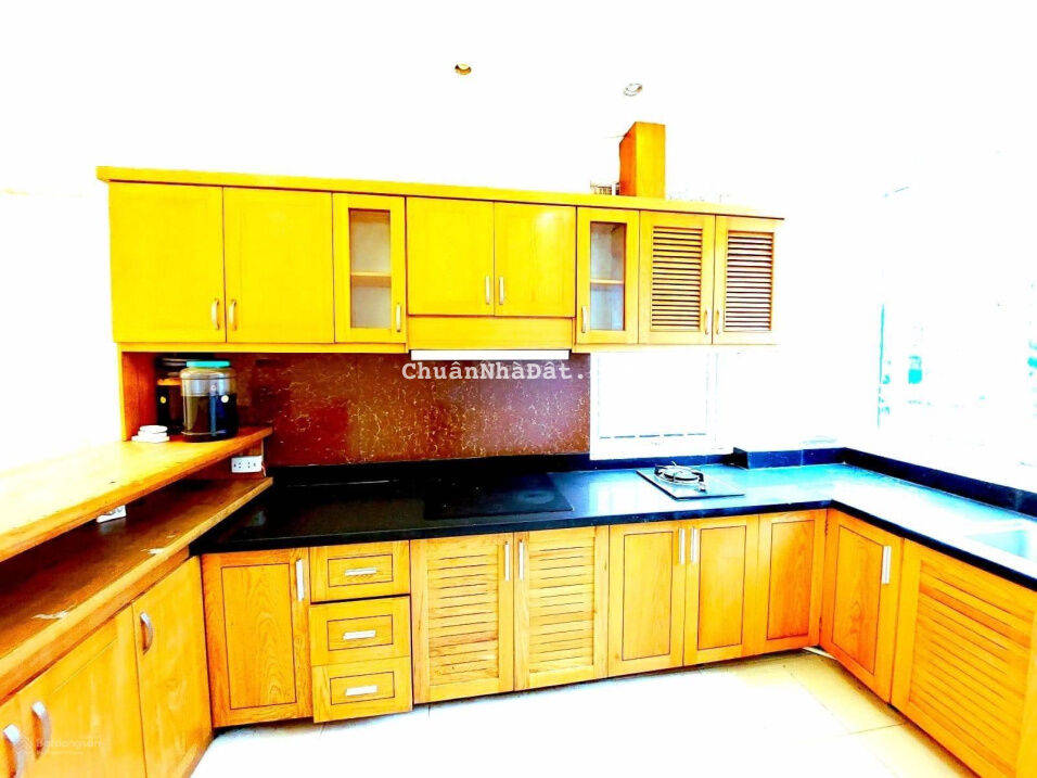 Bán nhà mặt phố TT Ba Đình - vỉa hè - kinh doanh đỉnh - 5 tầng, 39m2, giá chỉ 302tr/m2