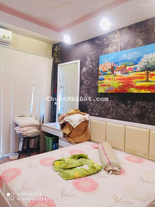 Bán nhà mặt phố Đội Cấn - kinh doanh - sổ nở hậu - vị trí đắc địa - LH 0968661393