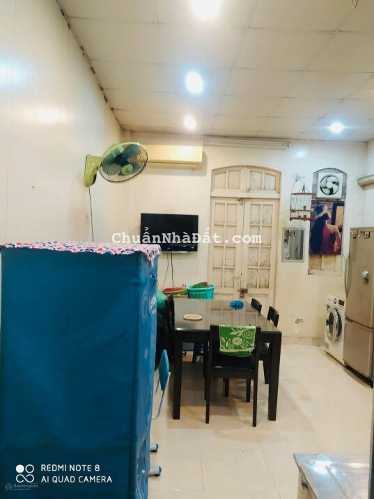 Bán nhà mặt phố Đội Cấn - kinh doanh - sổ nở hậu - vị trí đắc địa - LH 0968661393