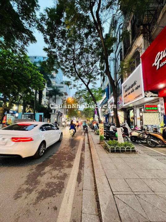 Bán nhà mặt phố Đội Cấn - kinh doanh - sổ nở hậu - vị trí đắc địa - LH 0968661393