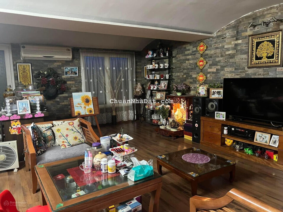 Siểu hiếm! Bán nhà mặt phố Đội Cấn - lô góc - mặt tiền rộng - giá quá hợp lý - LH e Yến 0968661393 Siểu hiếm! Bán nhà mặt phố Đội Cấn - lô góc - mặt tiền rộng - giá quá hợp lý - LH e Yến 0968661393