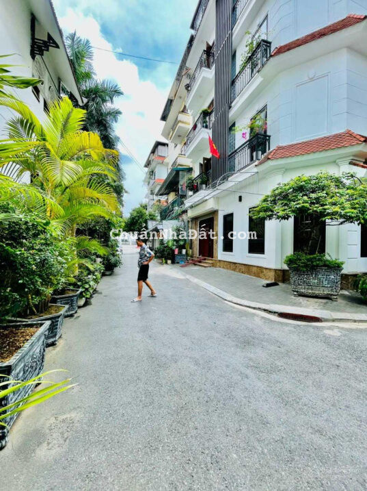 Lô Góc Mặt Tiền 10m | Liễu Giai Ba Đình | 2 Mặt Đường 8m - Vỉa Hè 2 Bên - Oto Đỗ 24/24 - 24.5 Tỷ