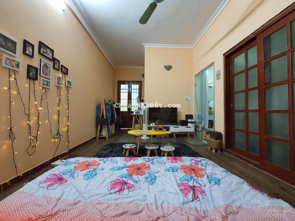 Bán nhà mặt phố Phạm Hồng Thái - Ba Đình - 65m2 - MT 4.6m - Giá 27 tỷ - LH 0938010596