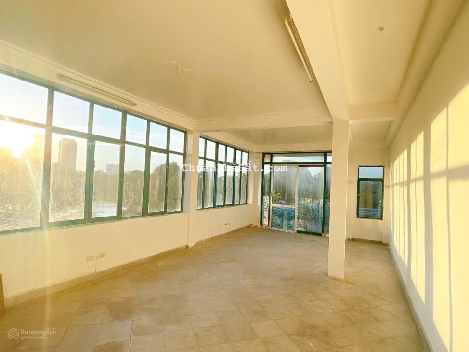 Bán nhà mặt phố Kim Mã Ba Đình kinh doanh - 5 tầng dân xây - giá rẻ giật mình - LH E Yến 0968661393