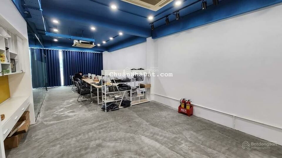 Chính chủ nhờ bán nhanh nhà mặt phố vip - Vũ Phạm Hàm - Cầu Giấy - lô góc - 7 tầng. 68.5 tỷ