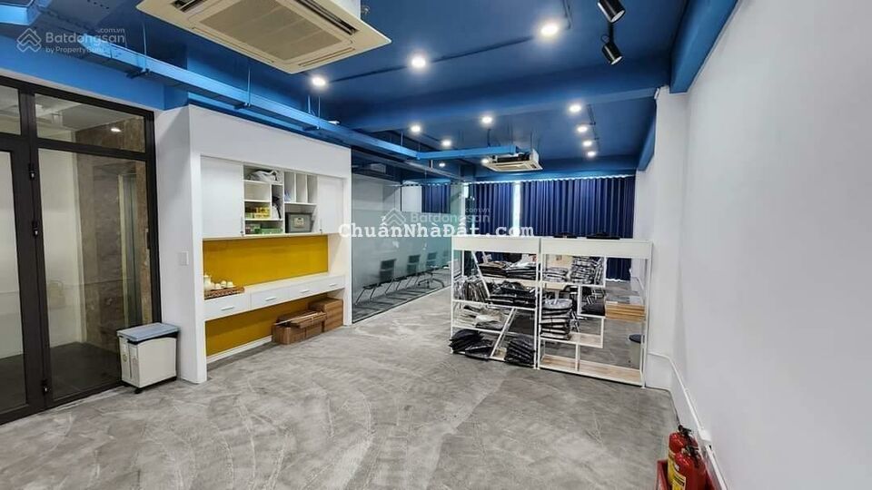 Chính chủ nhờ bán nhanh nhà mặt phố vip - Vũ Phạm Hàm - Cầu Giấy - lô góc - 7 tầng. 68.5 tỷ