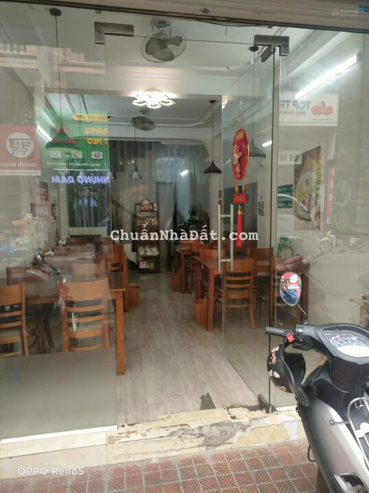 Bán nhà mặt phố Hoàng Ngân, gần ngã tư giao Nguyễn Thị Định, kinh doanh, 5 tầng, 45m2, 18,7 tỷ