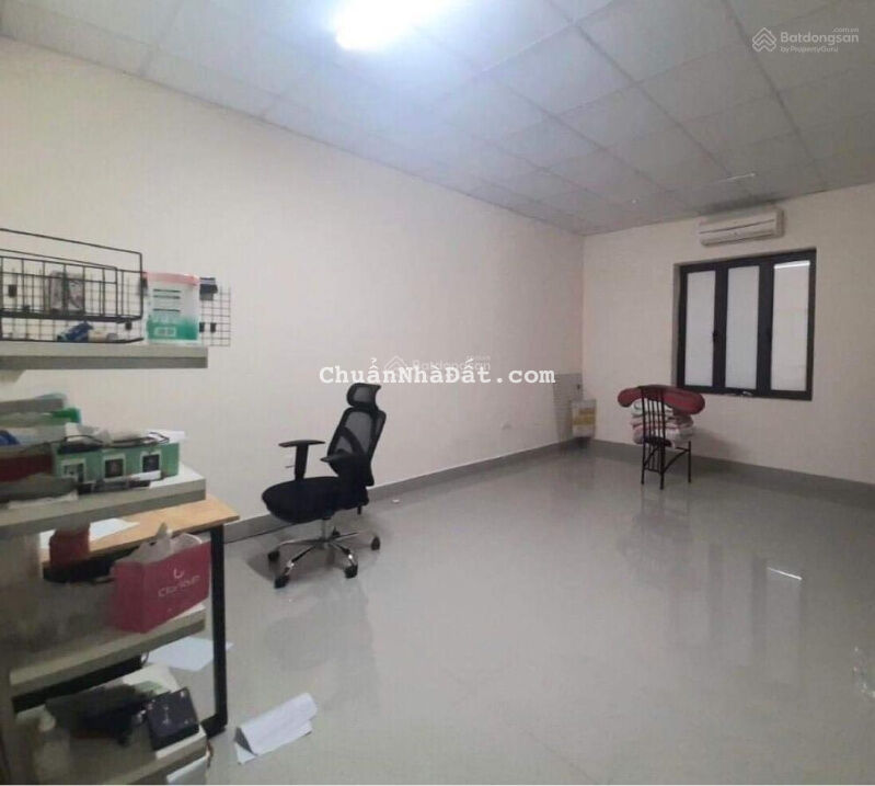 Chủ nhà có việc cần bán gấp, giảm sốc 7.1 tỷ. Giá chào mới 17.9 tỷ. Nhà phố Hồ Tùng Mậu 67m2