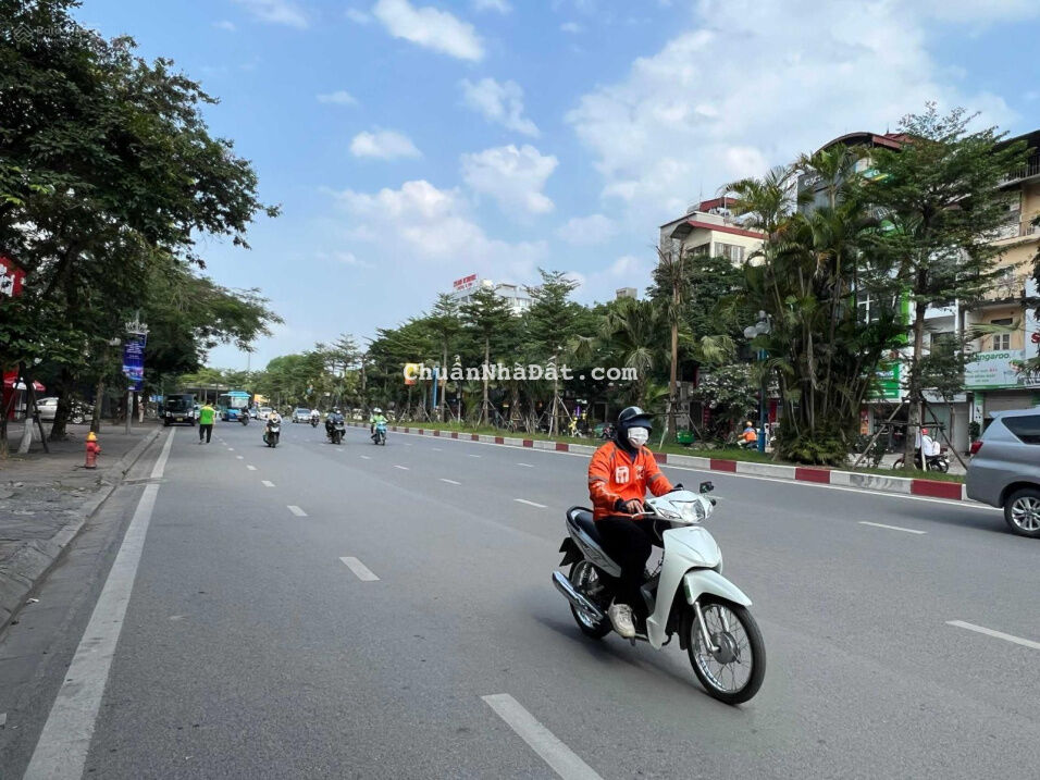 Bán nhà mặt phố Quận Cầu Giấy 28,5 tỷ 84m2 mặt tiền 6,2m nhà 3 tầng 2 mặt thoáng vị trí đẹp