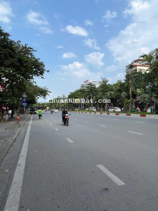 Bán nhà mặt phố Quận Cầu Giấy 28,5 tỷ 84m2 mặt tiền 6,2m nhà 3 tầng 2 mặt thoáng vị trí đẹp