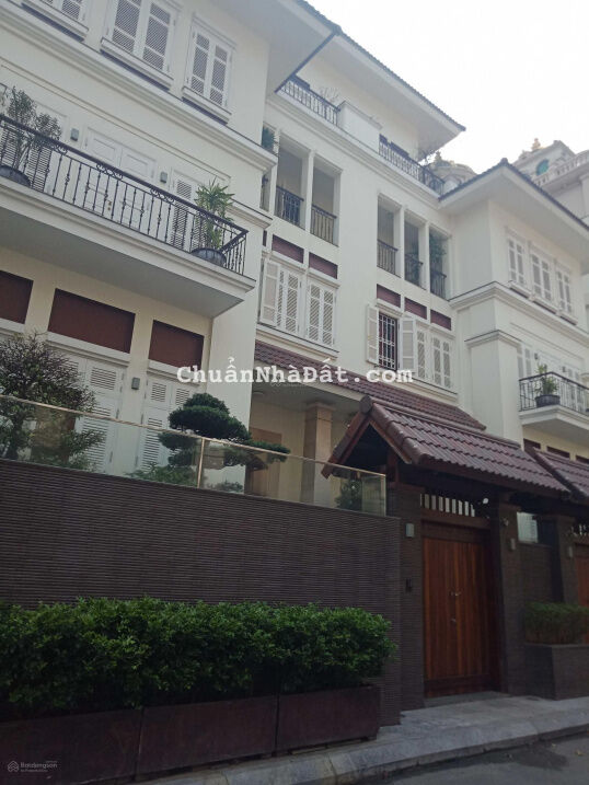 Nhà mặt phố Doãn Kế Thiện cần bán gấp hạ giá từ 18 tỷ xuống còn 15,5 tỷ.Đầu tư ngon. 86m2, vỉa hè