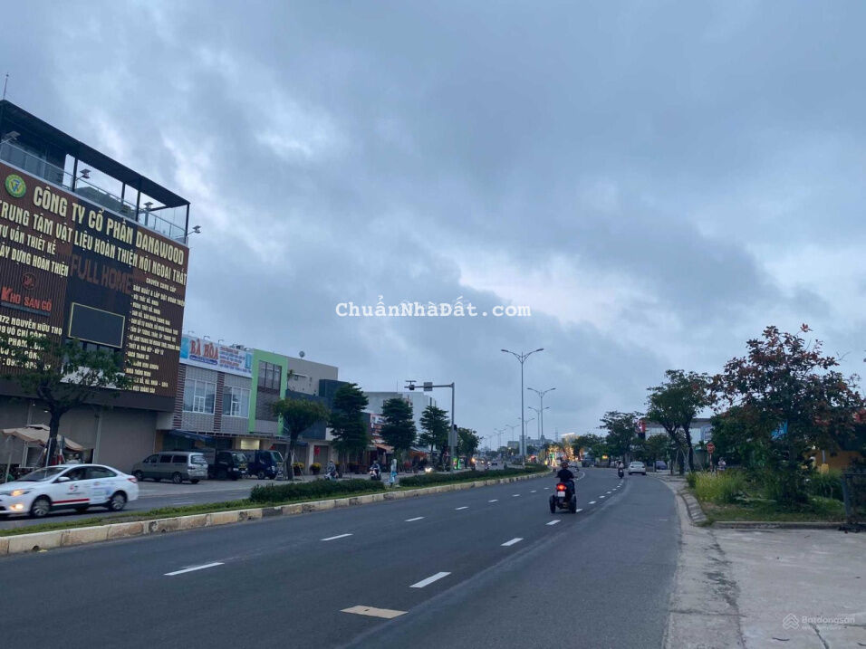 Bán showroom mặt tiền Võ Chí Công giá đầu tư Bán showroom mặt tiền Võ Chí Công giá đầu tư