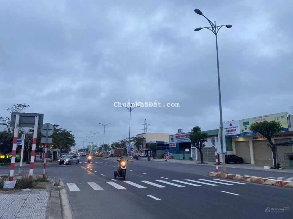 Bán showroom mặt tiền Võ Chí Công giá đầu tư Bán showroom mặt tiền Võ Chí Công giá đầu tư