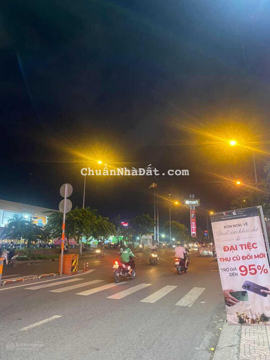 Mặt tiền Phan Văn Trị đối diện Emart 5m x 20m 3 tầng