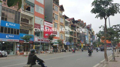 Chính chủ cần bán gấp MT đường Thống Nhất, P11, DT: 5*25m 1 lửng 4 lầu HĐT 50tr/1th giá 15.5 tỷ TL