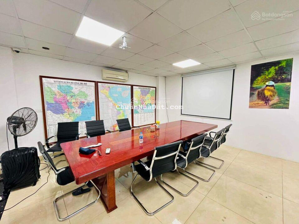 Bán tòa văn phòng mặt phố Trần Khát Chân 168m2 x 6T x MT 8.5m, KD, vỉa hè 5m, cho thuê 500tr/tháng