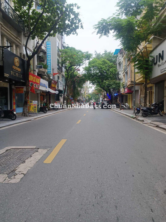 Bán nhà đất mặt phố Ngô Thì Nhậm xây toà buiding 7 tầng thang máy tuyệt đỉnh DT 230m2 giá 135.7 tỷ